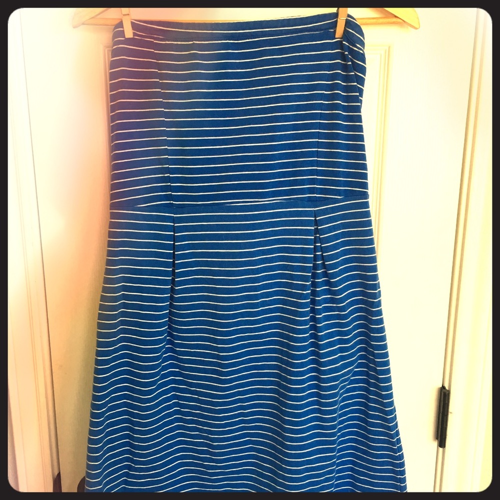 Old Navy strapless dress.